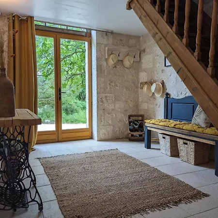 Gite Familial Avec Piscine Privative, Grand Jardin Et Recharge Voiture Electrique, Pres D'aubeterre-sur-dronne - Fr-1-653-256 *