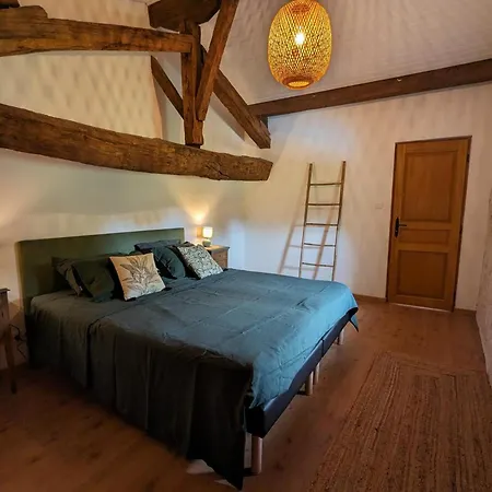 Gite Familial Avec Piscine Privative, Grand Jardin Et Recharge Voiture Electrique, Pres D'aubeterre-sur-dronne - Fr-1-653-256 Nyaraló Bazac