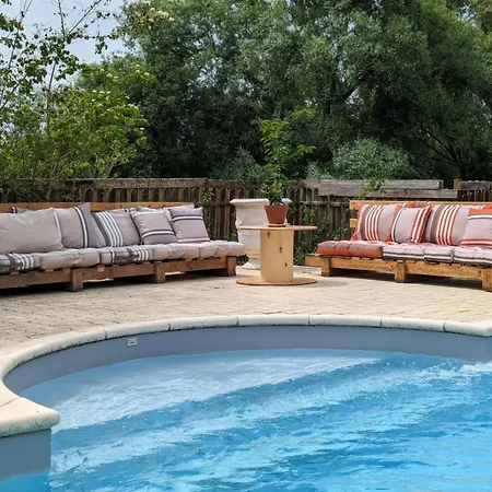 Gite Familial Avec Piscine Privative, Grand Jardin Et Recharge Voiture Electrique, Pres D'aubeterre-sur-dronne - Fr-1-653-256 *