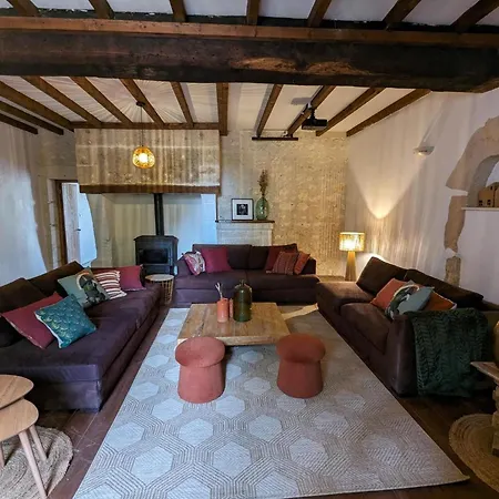 Gite Familial Avec Piscine Privative, Grand Jardin Et Recharge Voiture Electrique, Pres D'aubeterre-sur-dronne - Fr-1-653-256 *
